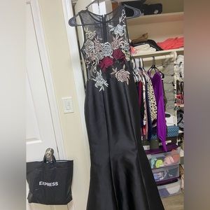 Black prom dress
